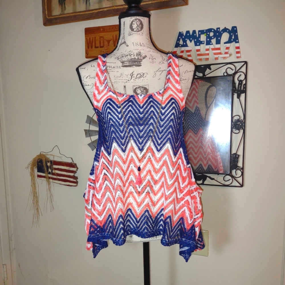 Rue21, top, navy blue & coral, white chevron, Jr. Miss size M